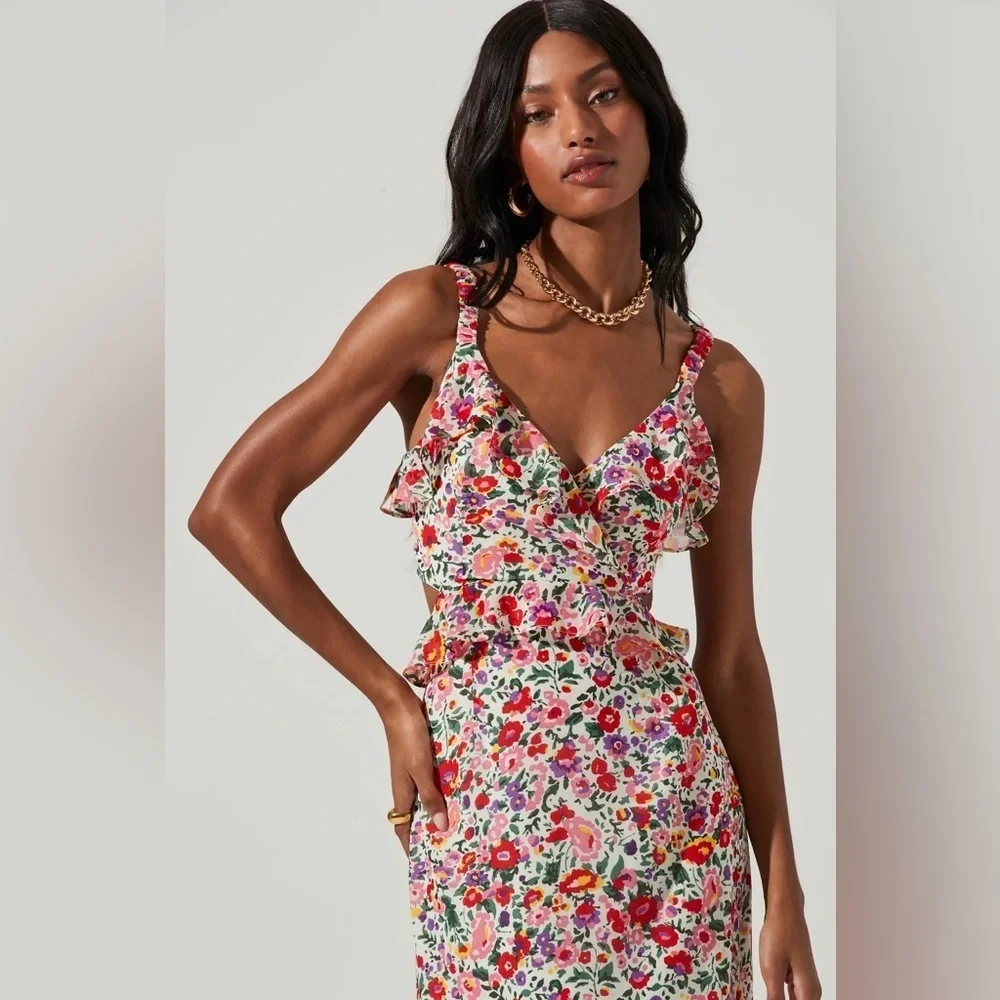 ASTR Wildflower Midi Dress In Red Floral - Picture 3 of 9